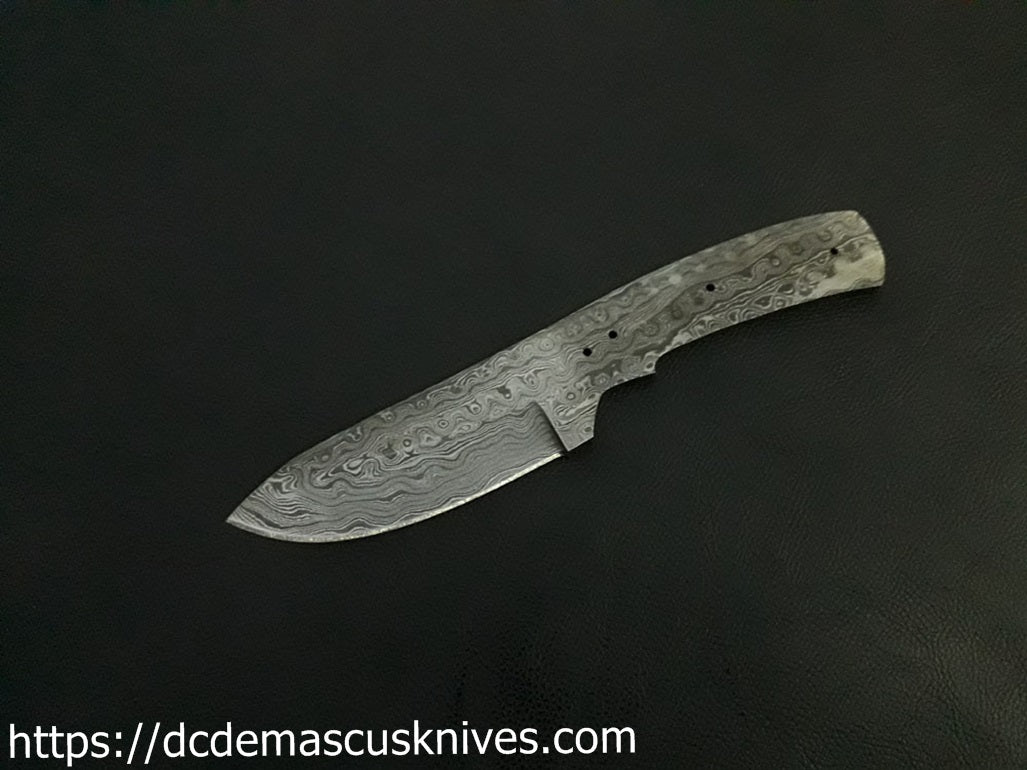 Custom Made Damascus Steel Blank Blade.BB-003