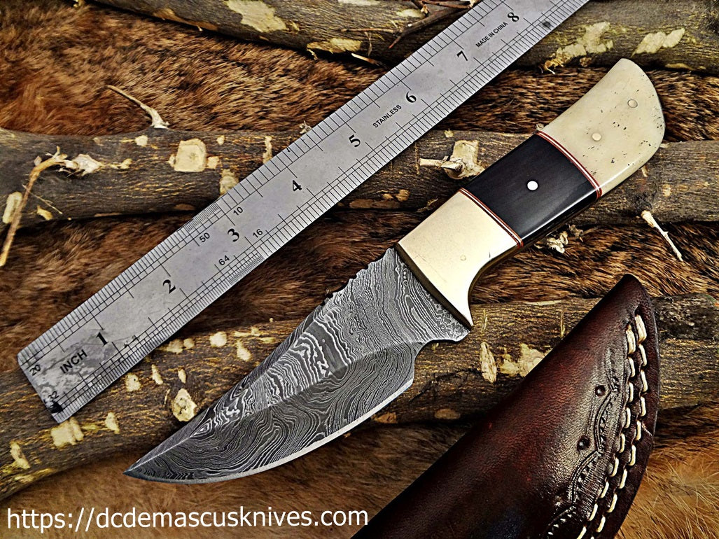 Custom Made Damascus Steel Skinner Knife.SK-106