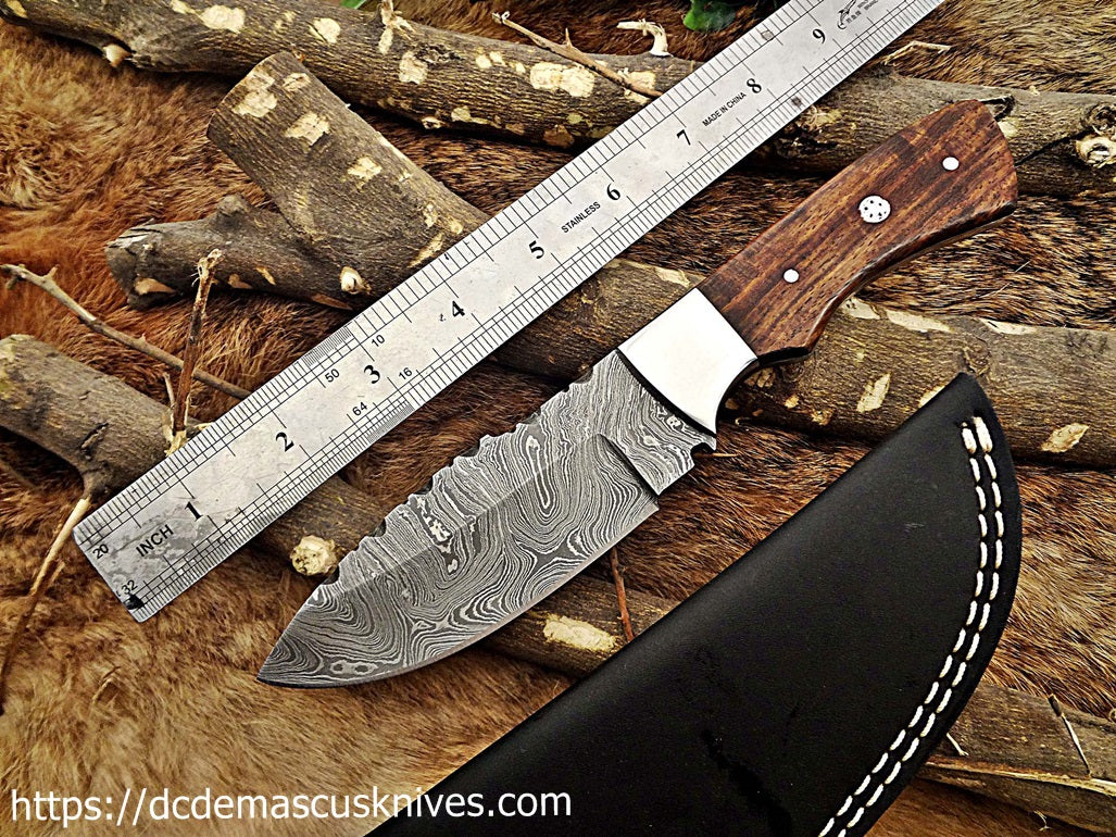 Custom Made Damascus Steel Skinner Knife.SK-126