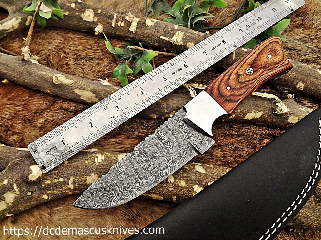 Custom Made Damascus Steel Skinner Knife.SK-129