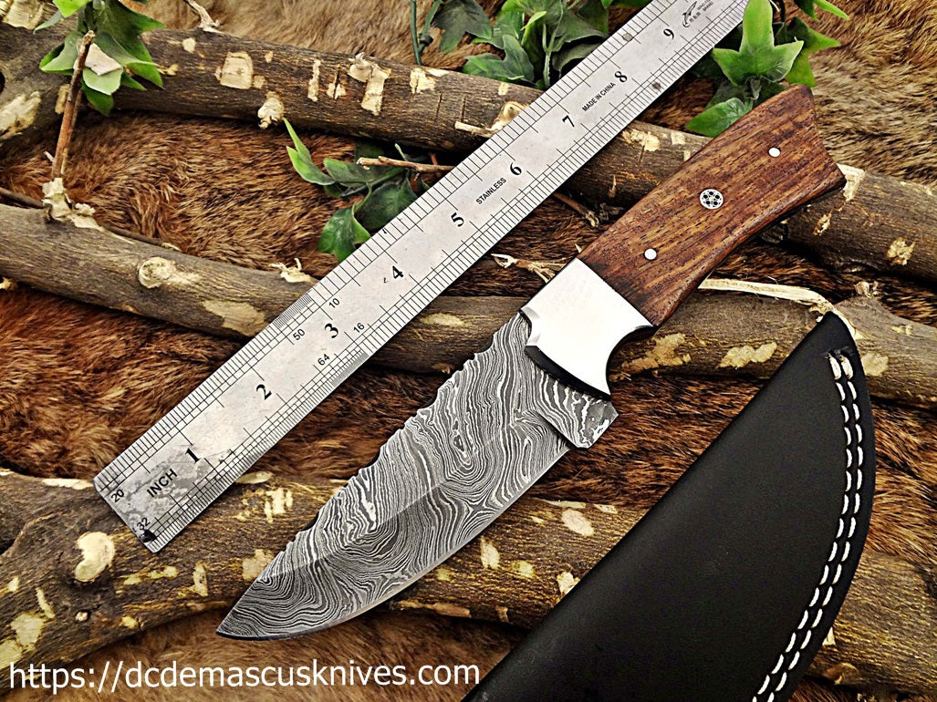 Custom Made Damascus Steel Skinner Knife.SK-134