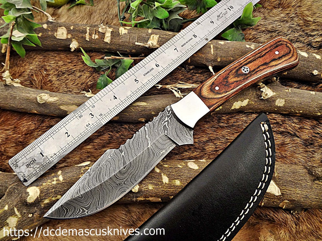Custom Made Damascus Steel Skinner Knife.SK-131
