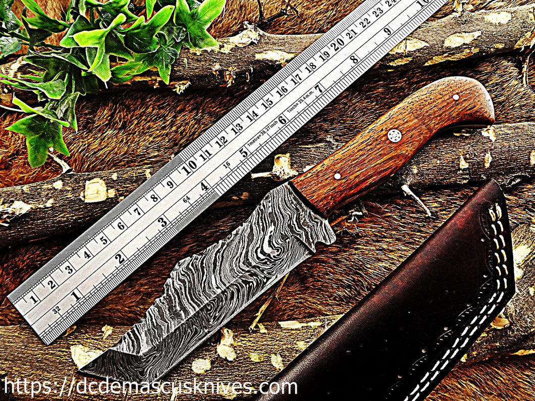 Custom  Made Damascus Steel Tantoo Skinner Knife.