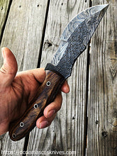 Load image into Gallery viewer, Custom  Made Damascus Steel Tracker Knife.
