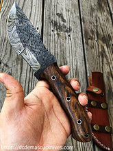 Load image into Gallery viewer, Custom  Made Damascus Steel Tracker Knife.
